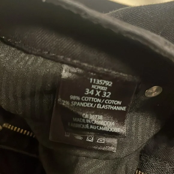 Reaction Kenneth Cole Black Straight Leg Jeans. - Picture 3 of 5